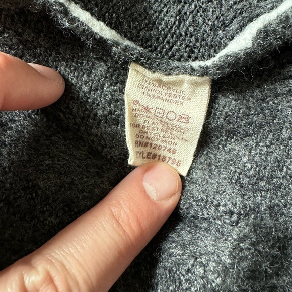 Mystree Sweater - Picture 4 of 4